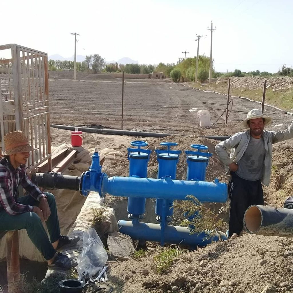 آبیاری قطره ای وبارانی